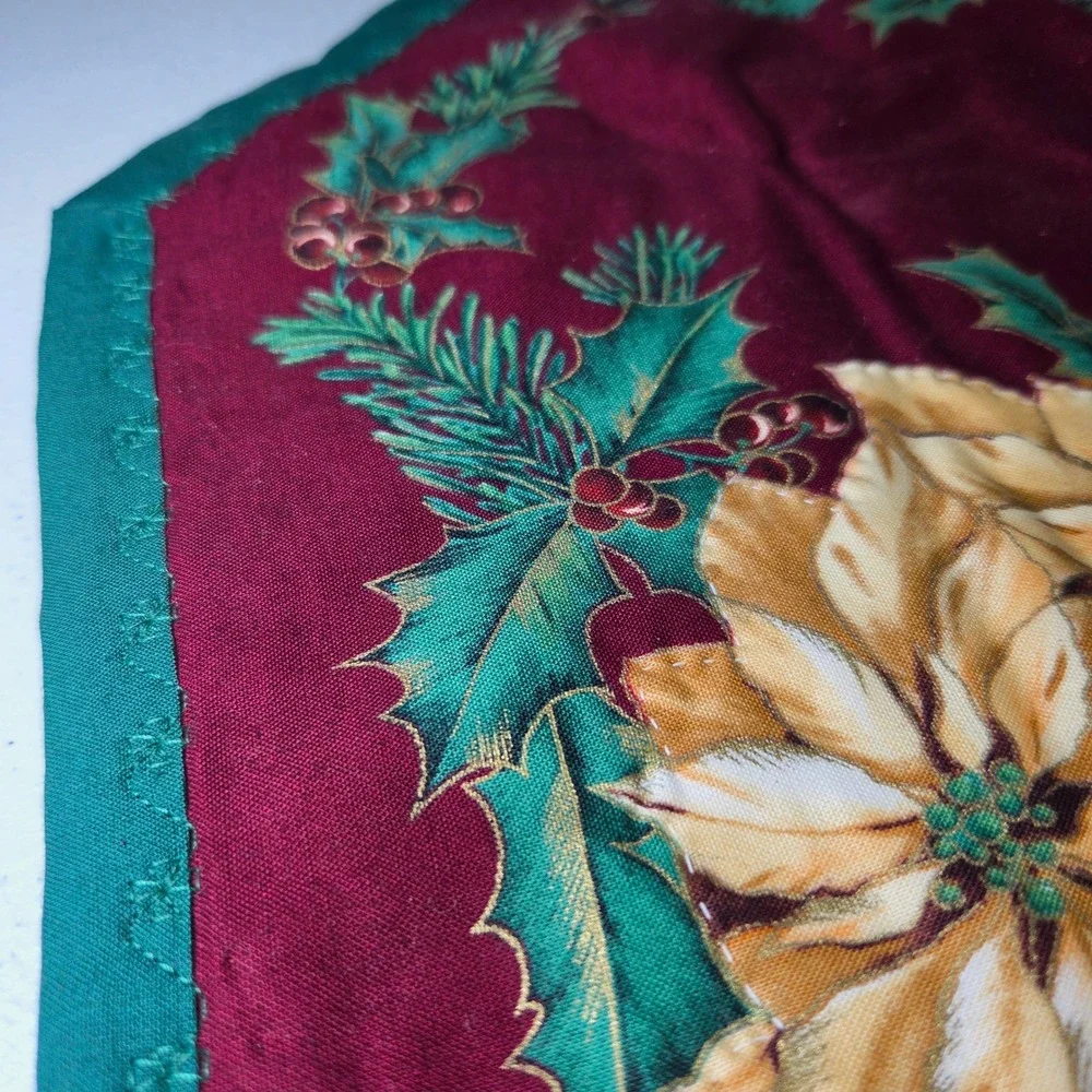 Poinsettia Holly Fabric Placemats Set of 8 Red Green Gold Christmas Holiday‎